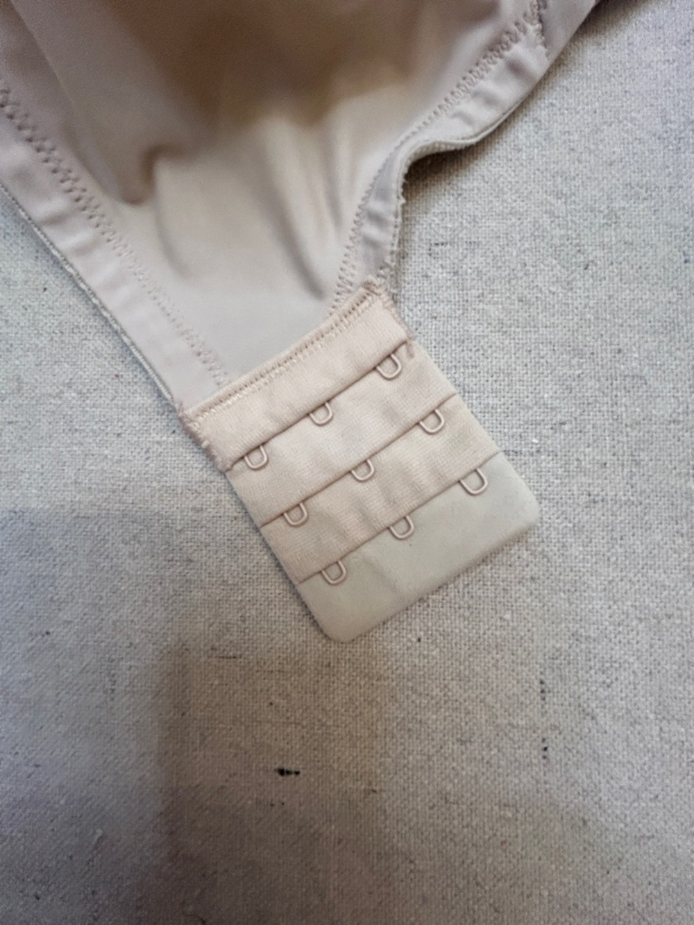 Olga Size 40DD/40E Rosewater Luxury Lift Minimizer Underwire Bra - Picture 5 of 9
